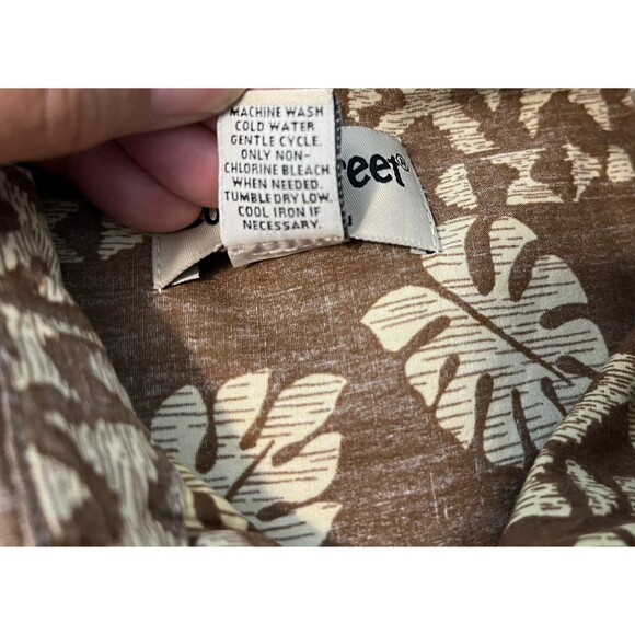 Cooke Street Honolulu Reverse Print Aloha Shirt  Size M  Brown Hawaiian Floral - Picture 8 of 8